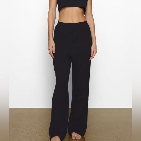 SKIMS Pants - SKIMS Boyfriend Loose Pant Black Medium NWT